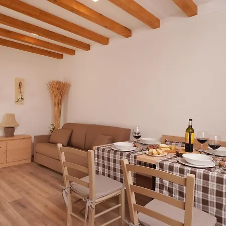 Hegemone Apartment *