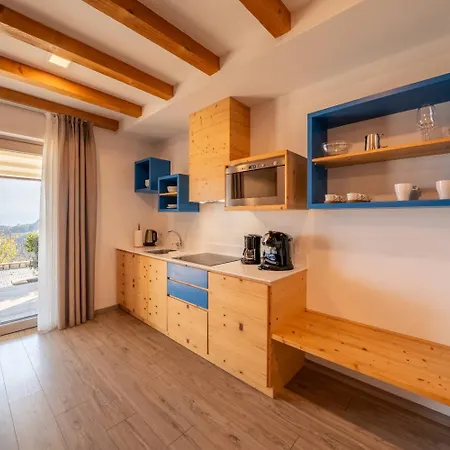 Hegemone * Tremosine