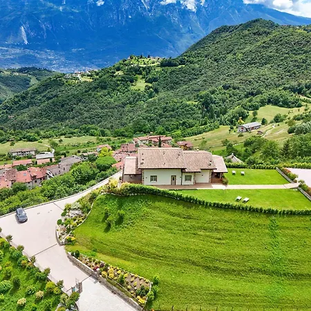 Hegemone Tremosine